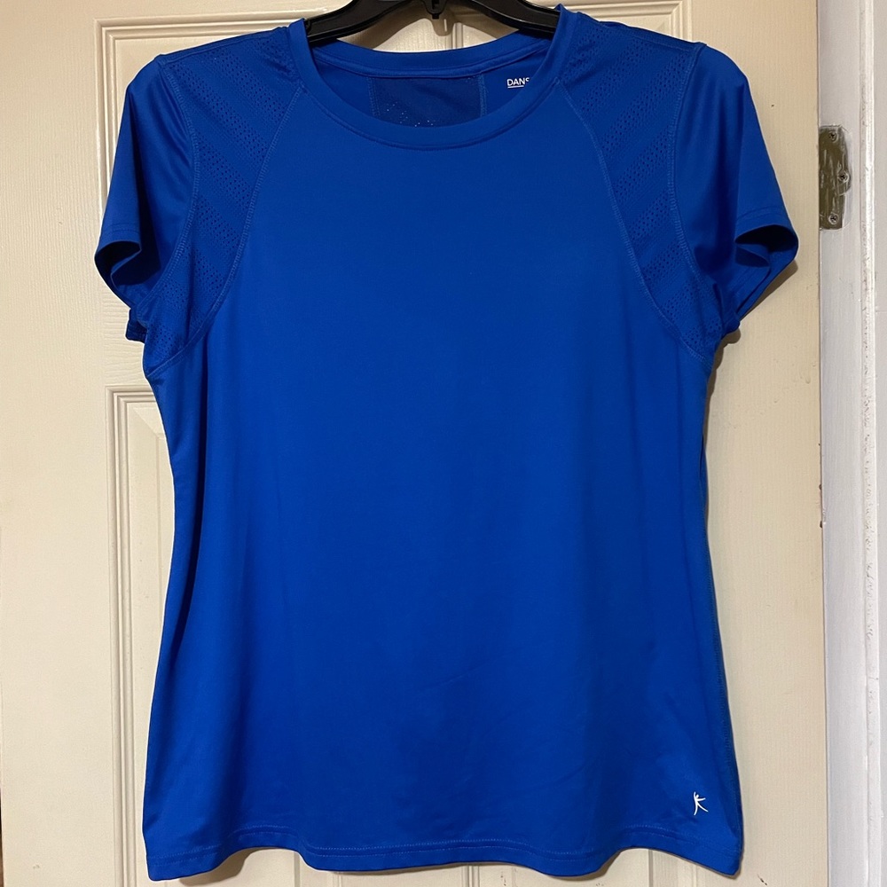 Danskin/Now semi fitted large top